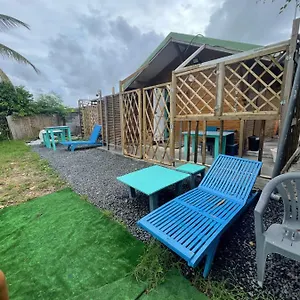 Duo D’appartement Séparé Par Un Couloir Situé Au Bord De La Appartement